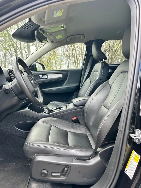 2021 Volvo XC40 - Image 8 of 18