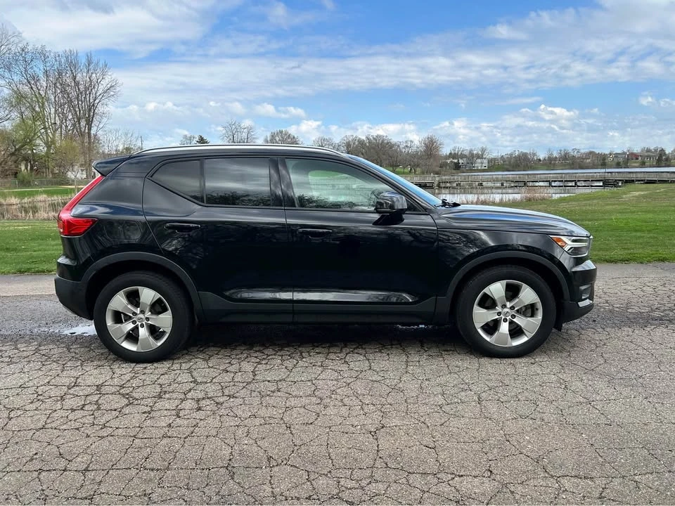 2021 Volvo XC40 - Image 4 of 18