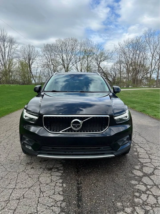 2021 Volvo XC40 - Image 2 of 18