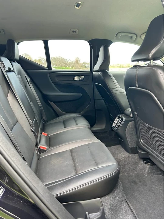 2021 Volvo XC40 - Image 11 of 18