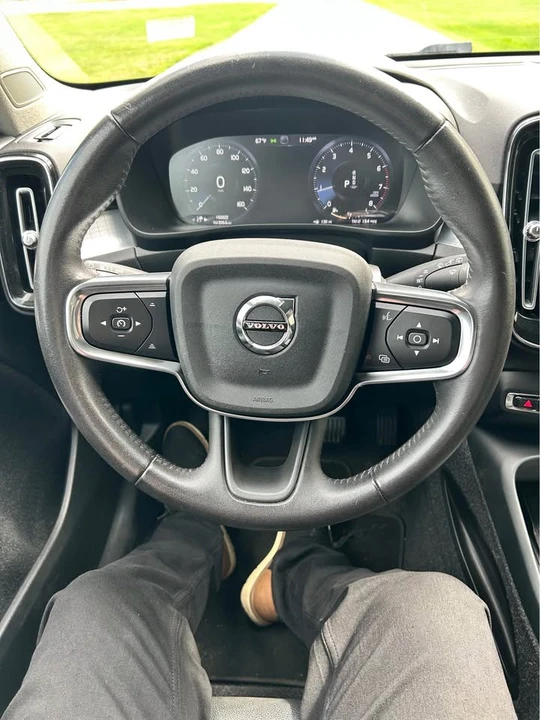 2021 Volvo XC40 - Image 14 of 18