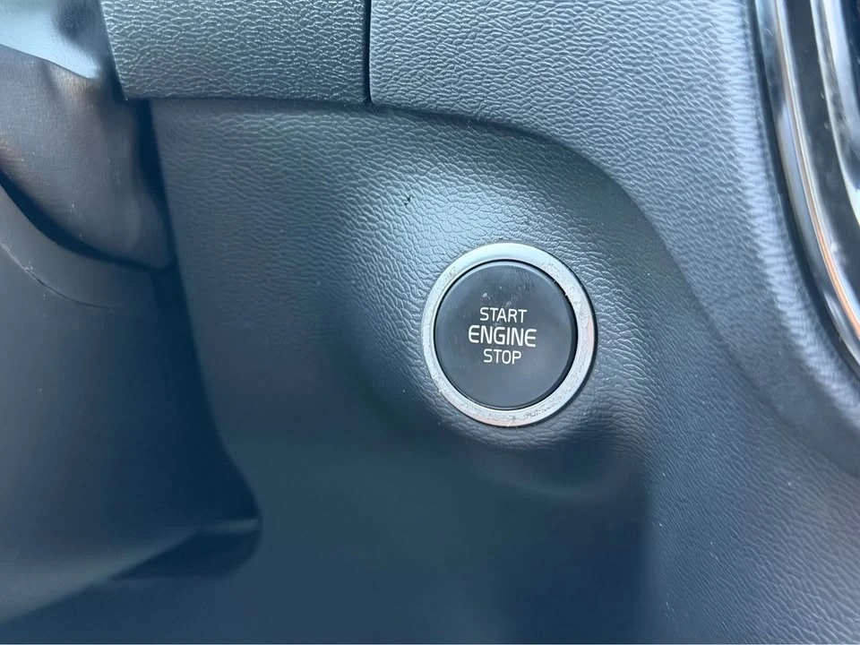 2021 Volvo XC40 - Image 16 of 20