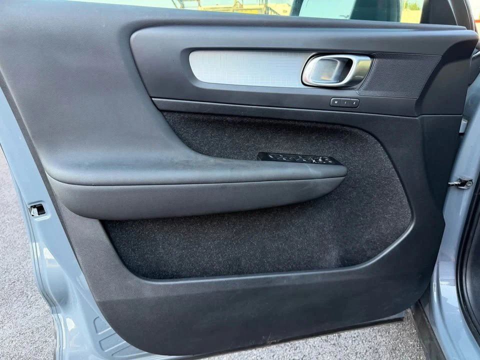 2021 Volvo XC40 - Image 7 of 20