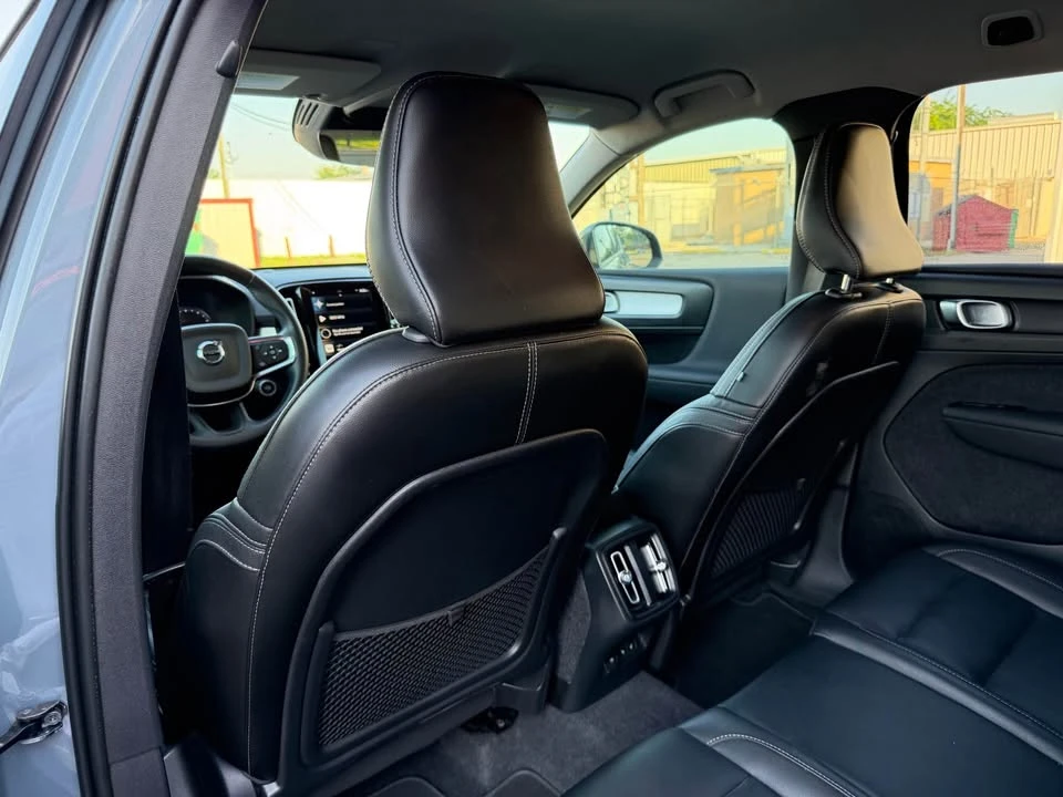 2021 Volvo XC40 - Image 11 of 20