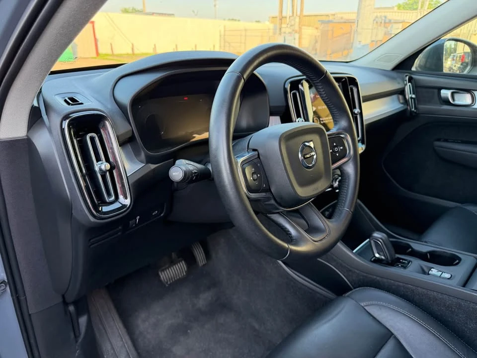 2021 Volvo XC40 - Image 8 of 20