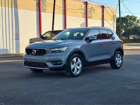 2021 Volvo XC40 T5 Momentum Sport Utility 4D