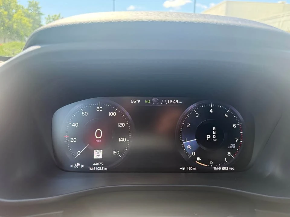 2021 Volvo XC40 - Image 15 of 15