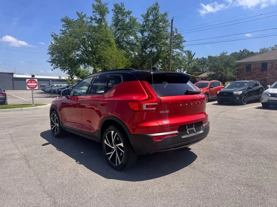 2021 Volvo XC40 - Image 5 of 10