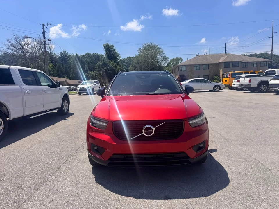 2021 Volvo XC40 - Image 2 of 10