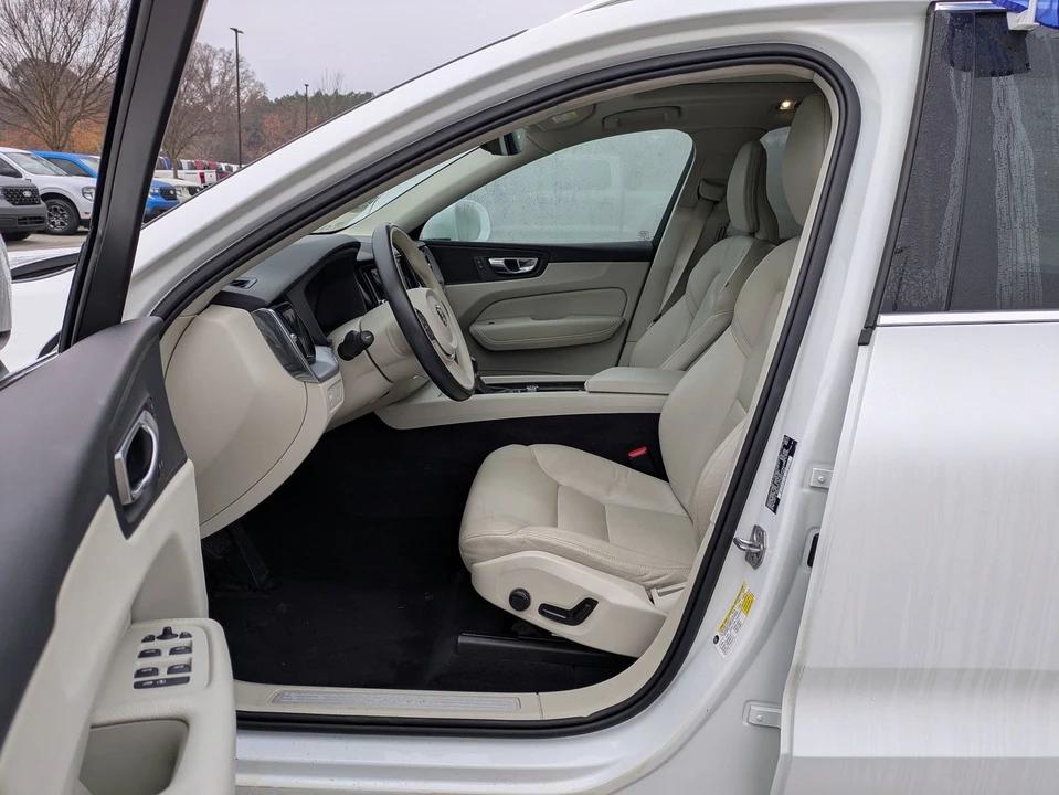 2021 Volvo XC60 2nd Gen - Image 12 of 12