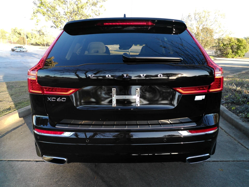 2021 Volvo XC60 2nd Gen - Image 9 of 31