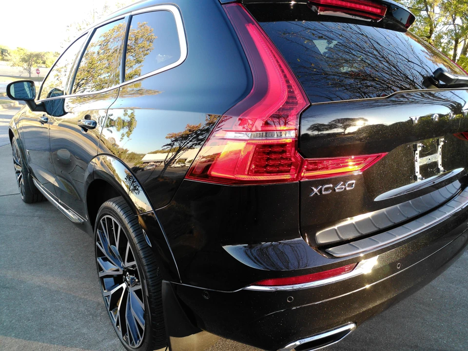 2021 Volvo XC60 2nd Gen - Image 18 of 31
