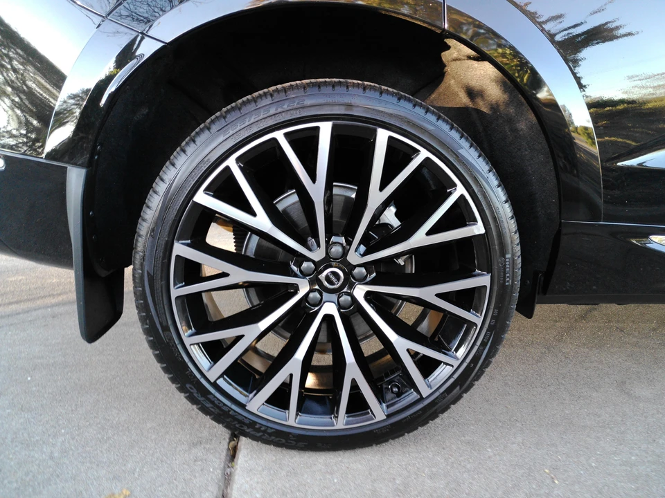 2021 Volvo XC60 2nd Gen - Image 27 of 31