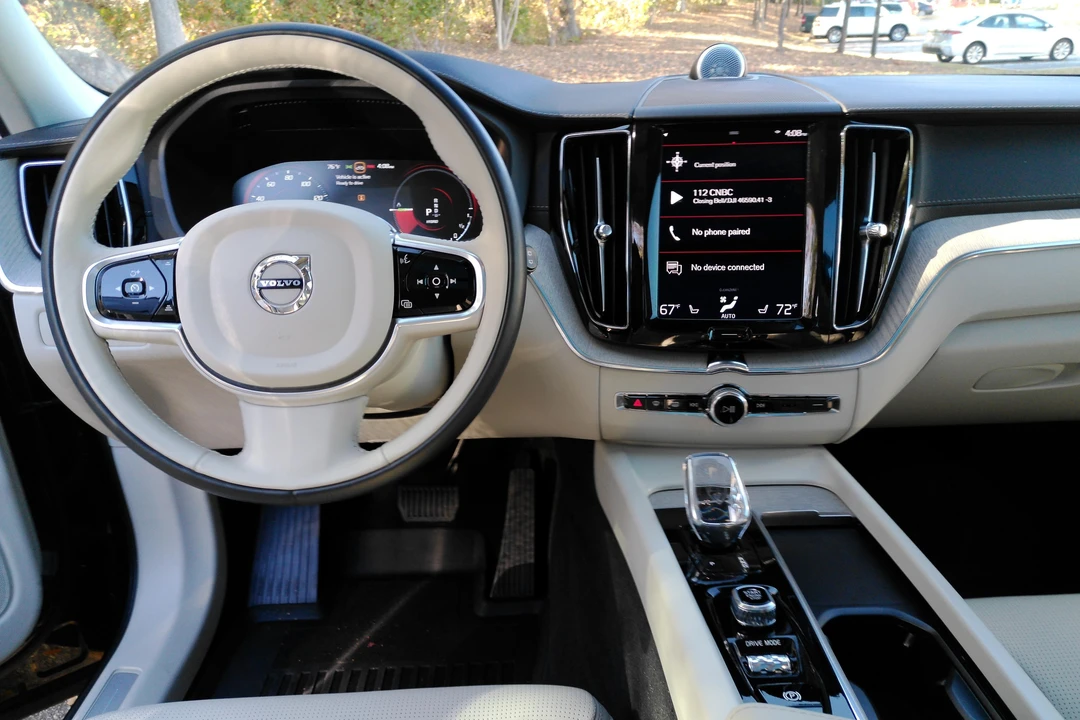 2021 Volvo XC60 2nd Gen - Image 29 of 31