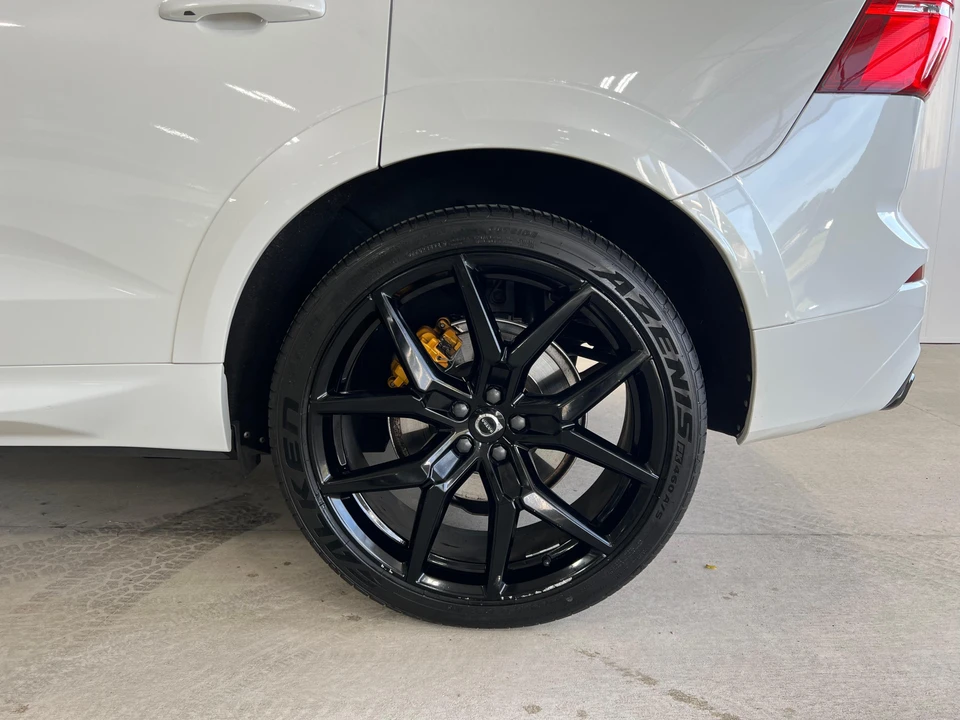 2021 Volvo XC60 2nd Gen - Image 17 of 31