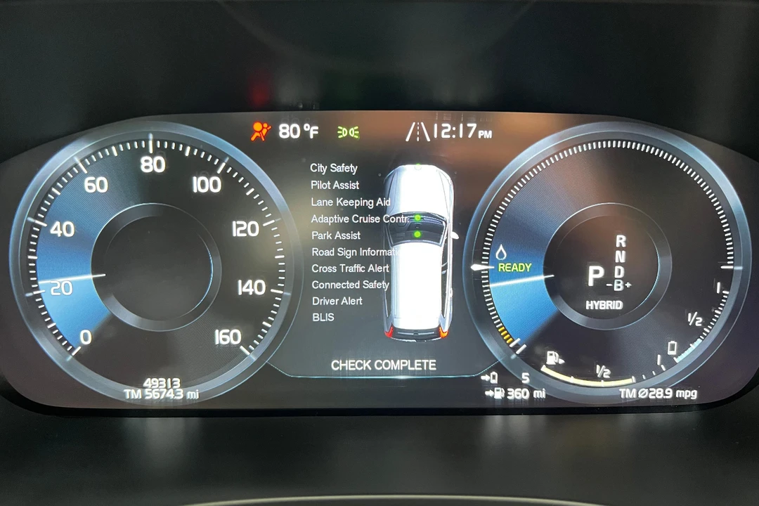 2021 Volvo XC60 2nd Gen - Image 24 of 31