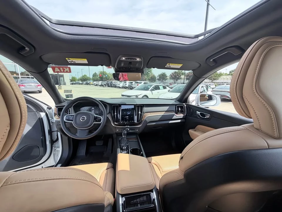 2021 Volvo XC60 2nd Gen - Image 10 of 11