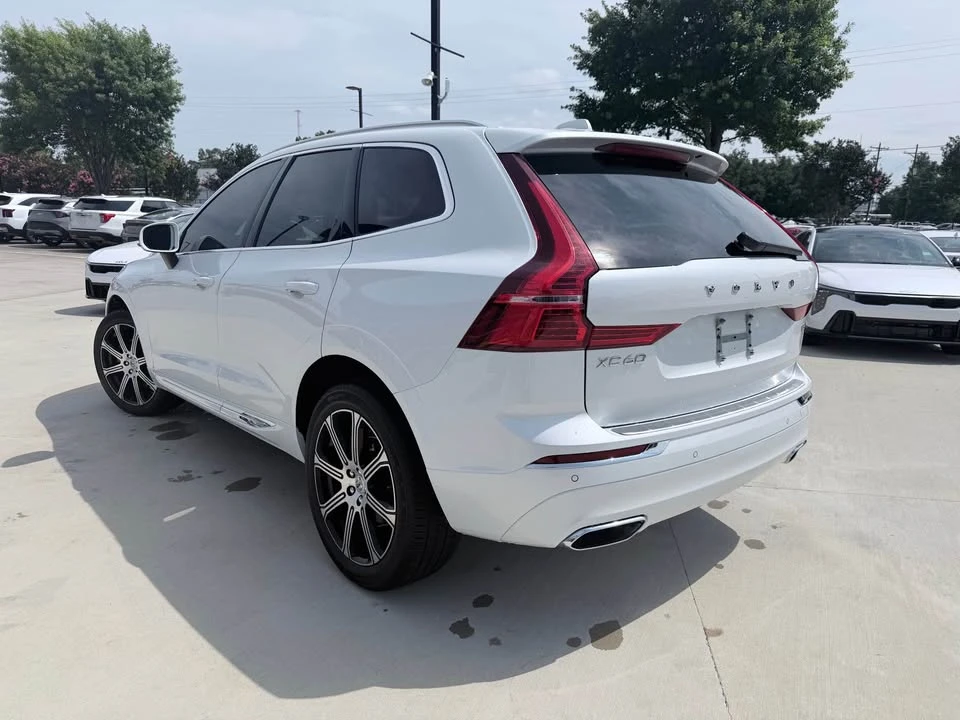 2021 Volvo XC60 2nd Gen - Image 2 of 11