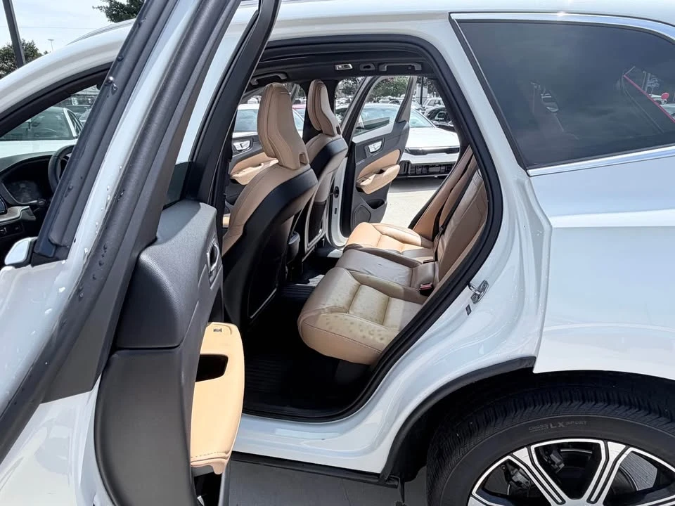 2021 Volvo XC60 2nd Gen - Image 6 of 11