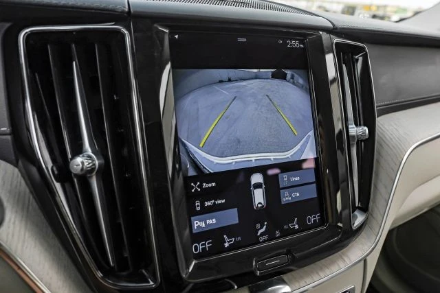 2021 Volvo XC60 2nd Gen - Image 19 of 21