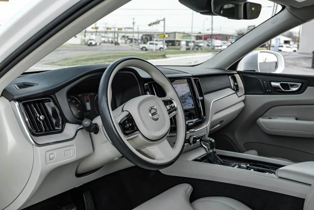 2021 Volvo XC60 2nd Gen - Image 3 of 21