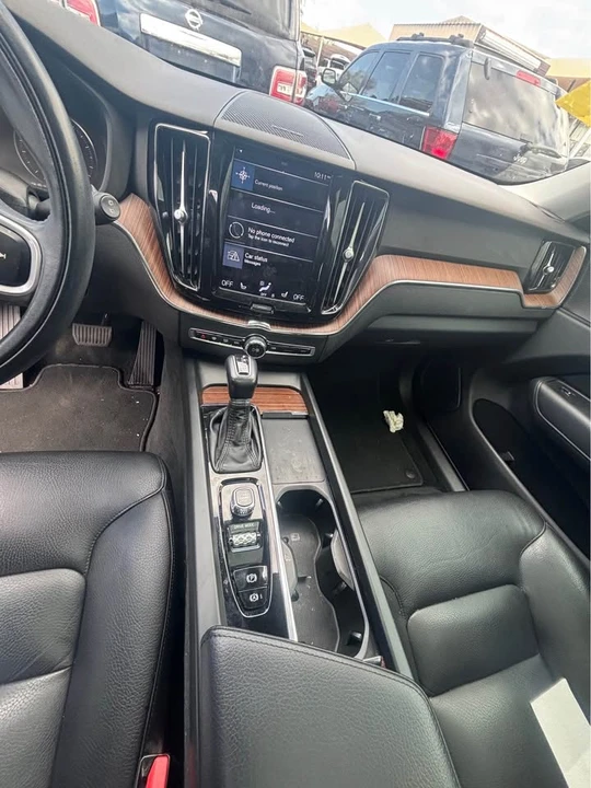 2021 Volvo XC60 2nd Gen - Image 8 of 9