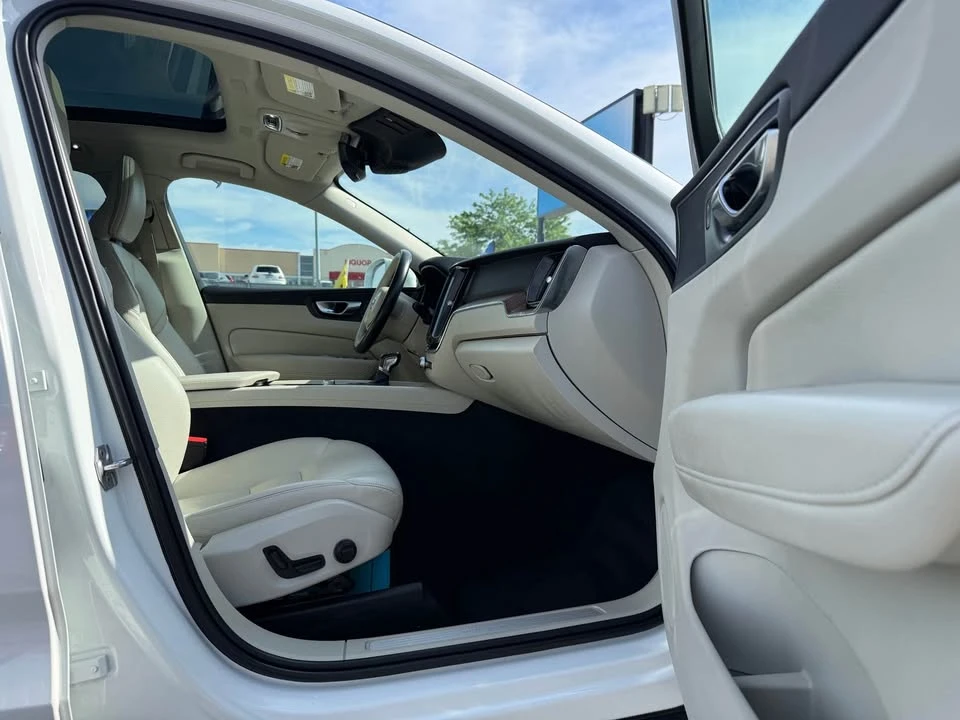 2021 Volvo XC60 2nd Gen - Image 13 of 20