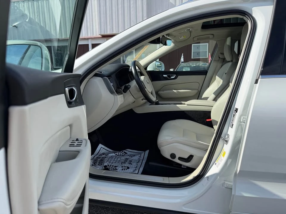 2021 Volvo XC60 2nd Gen - Image 16 of 20