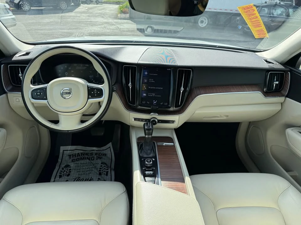 2021 Volvo XC60 2nd Gen - Image 17 of 20