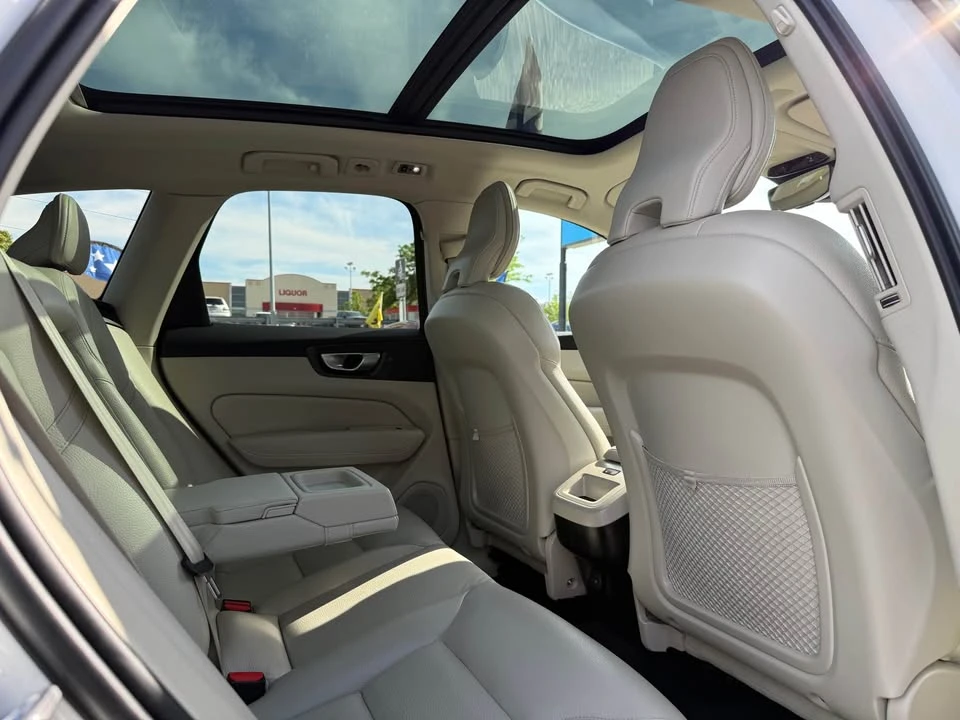 2021 Volvo XC60 2nd Gen - Image 14 of 20