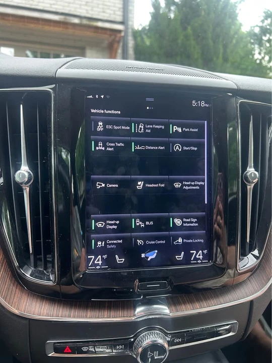 2021 Volvo XC60 2nd Gen - Image 11 of 20