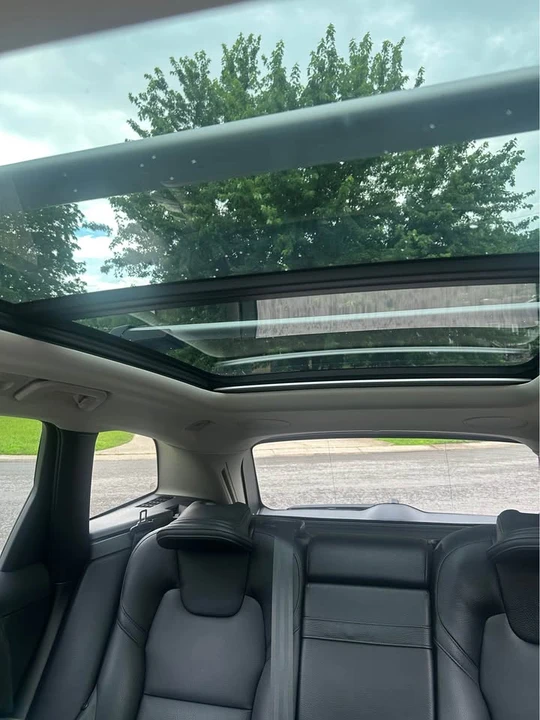 2021 Volvo XC60 2nd Gen - Image 13 of 20