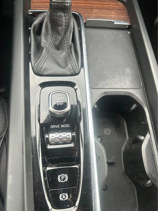 2021 Volvo XC60 2nd Gen - Image 12 of 20