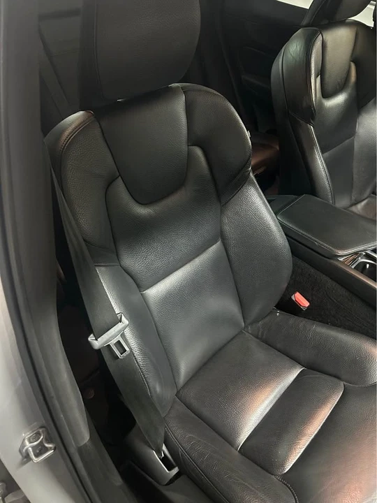 2021 Volvo XC60 2nd Gen - Image 19 of 20