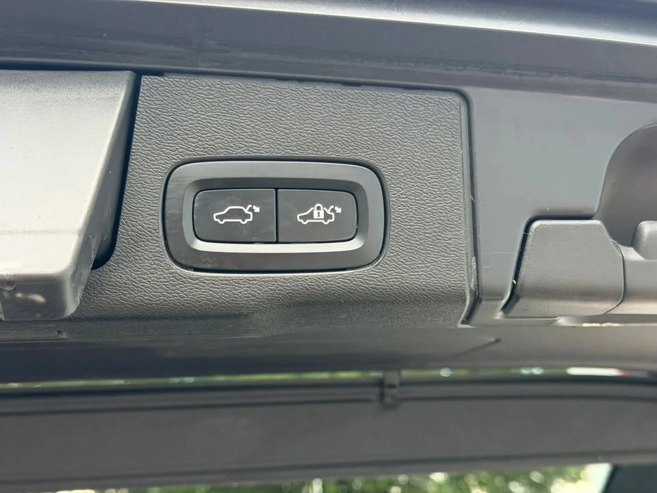 2021 Volvo XC60 2nd Gen - Image 16 of 20