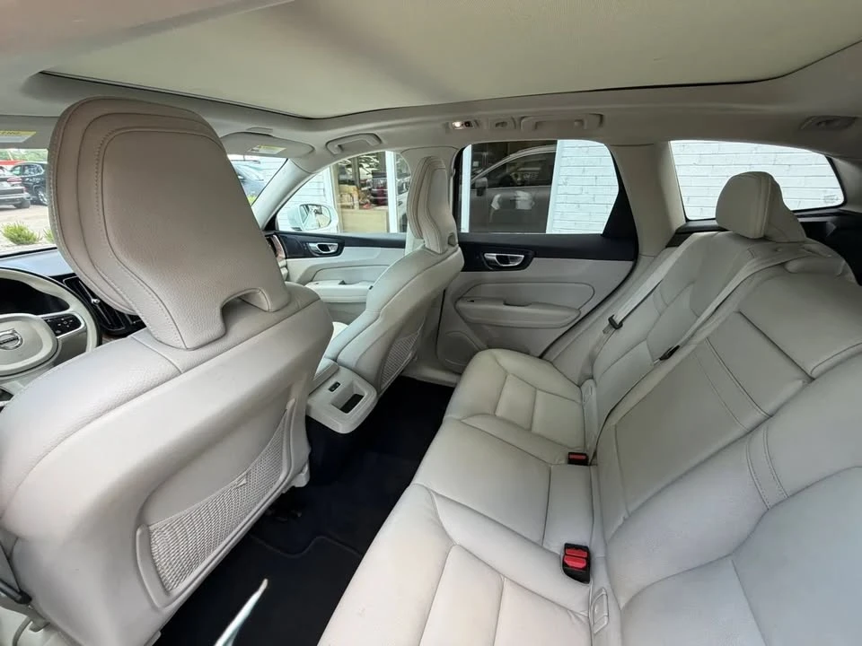 2021 Volvo XC60 2nd Gen - Image 18 of 20