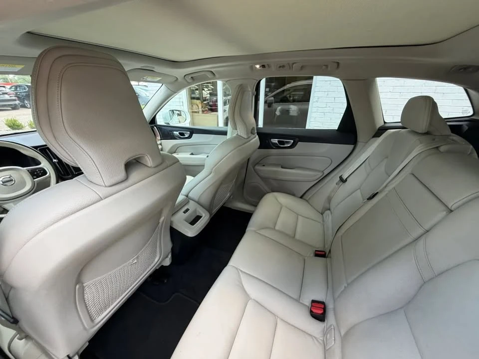 2021 Volvo XC60 2nd Gen - Image 19 of 20