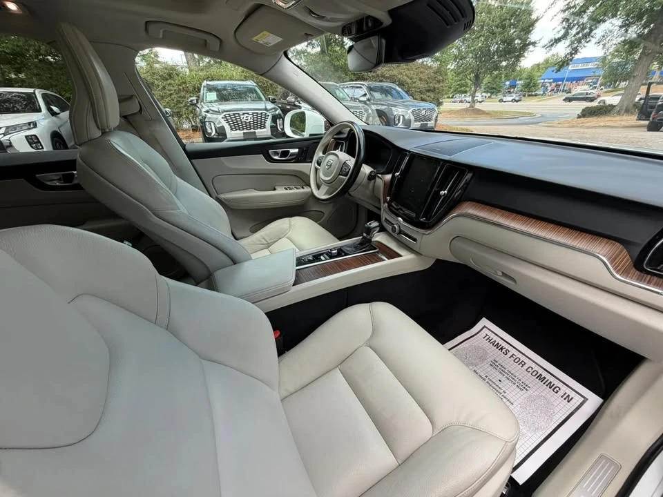 2021 Volvo XC60 2nd Gen - Image 10 of 20