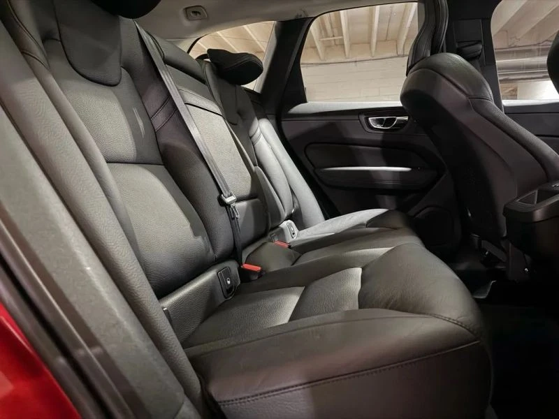 2021 Volvo XC60 2nd Gen - Image 11 of 12