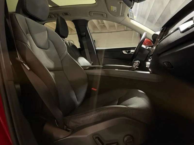 2021 Volvo XC60 2nd Gen - Image 10 of 12