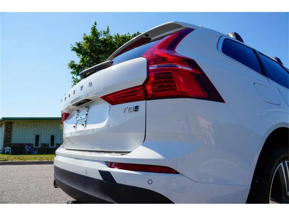 2021 Volvo XC60 2nd Gen - Image 27 of 31
