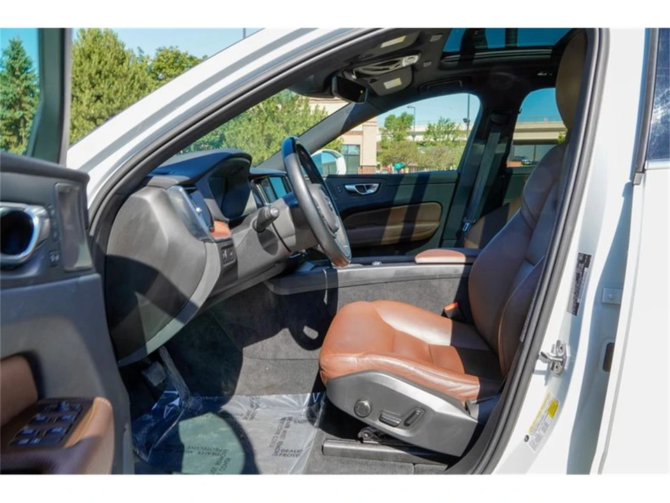 2021 Volvo XC60 2nd Gen - Image 9 of 31