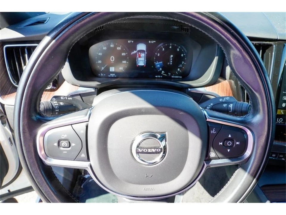 2021 Volvo XC60 2nd Gen - Image 13 of 31