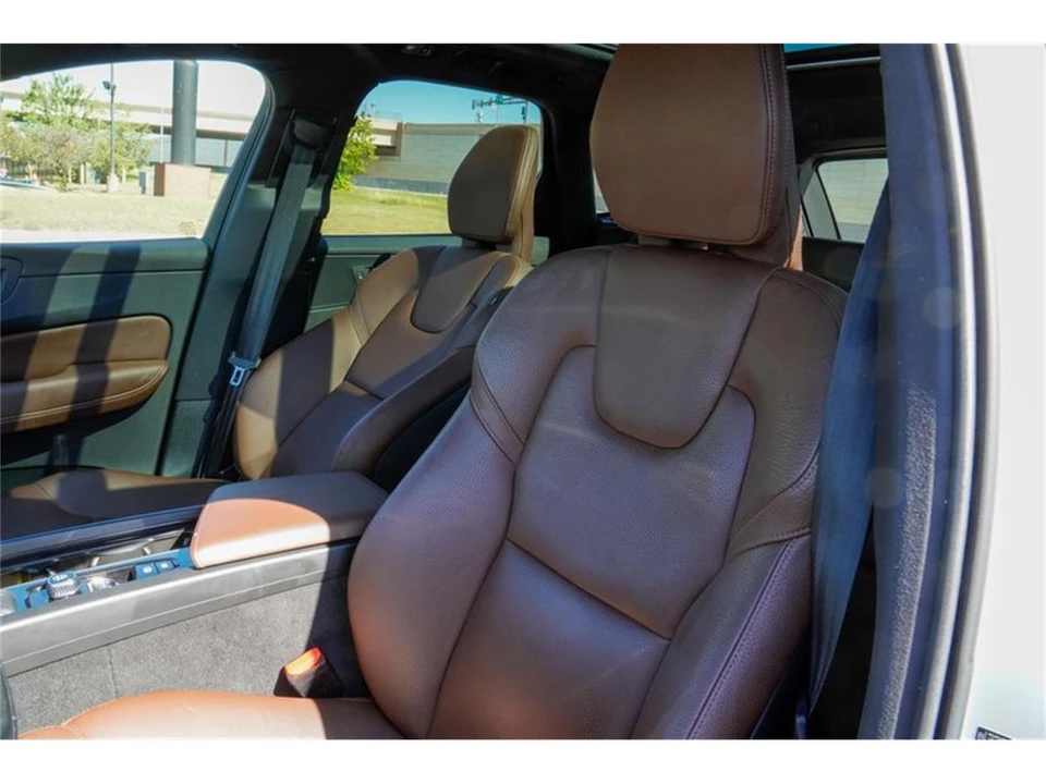 2021 Volvo XC60 2nd Gen - Image 10 of 31