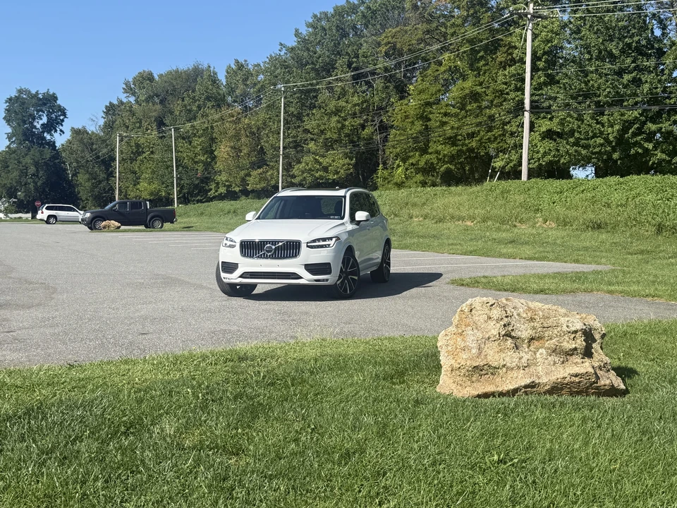 2021 Volvo XC90 2nd Gen - Image 2 of 31