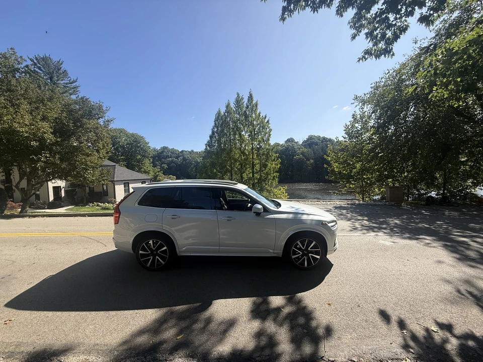 2021 Volvo XC90 2nd Gen - Image 26 of 31