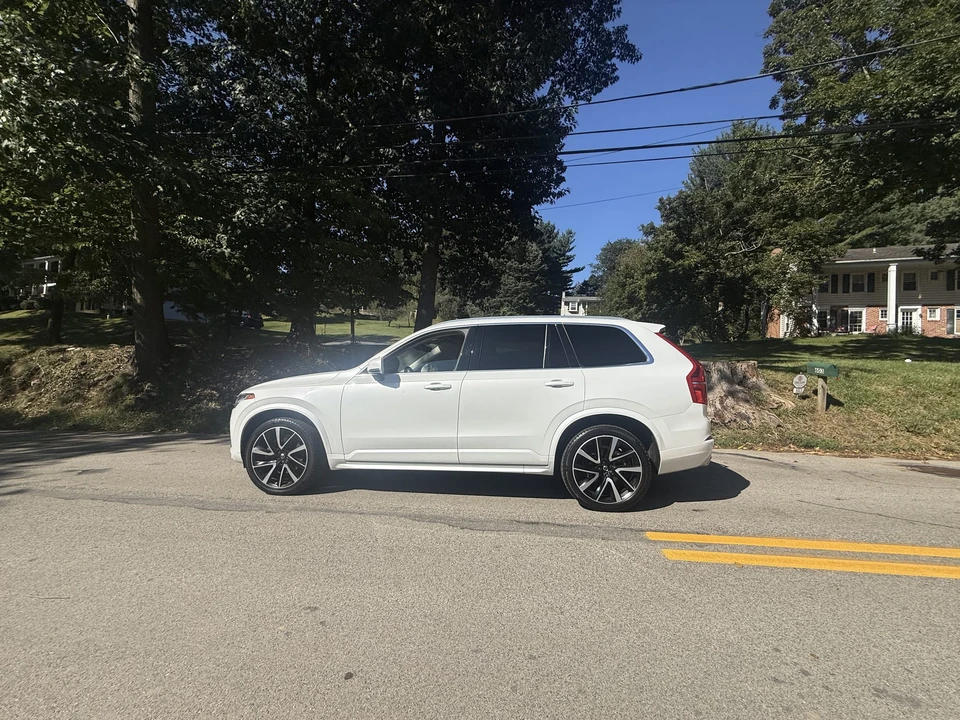 2021 Volvo XC90 2nd Gen - Image 11 of 31
