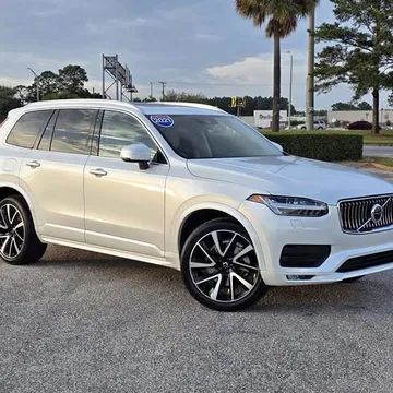 2021 Volvo XC90 T6 AWD Momentum 6P