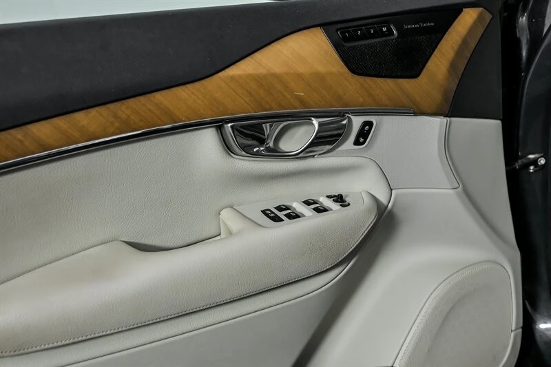 2021 Volvo XC90 2nd Gen - Image 15 of 21