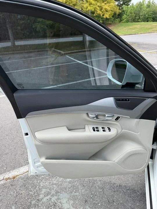 2021 Volvo XC90 2nd Gen - Image 17 of 20